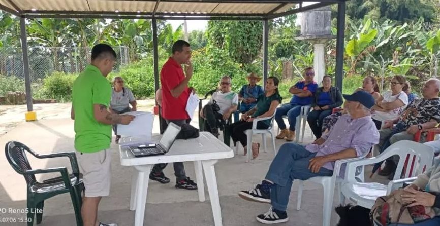 Asamblea de la comunidad de la Vereda La Pola